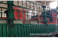 鐵礦客戶采購(gòu)的5噸湘潭鋰電池電機(jī)車裝車發(fā)貨